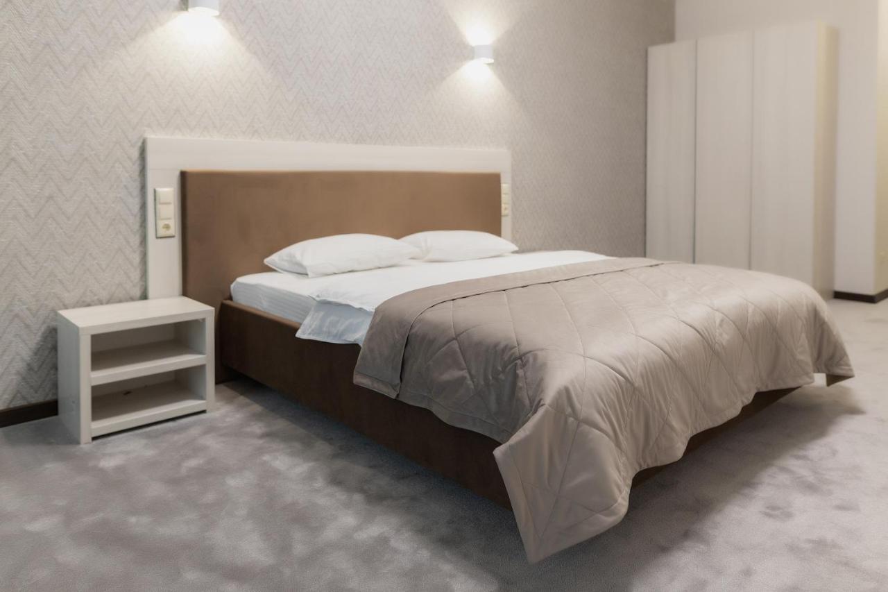св 4* Хмельницький